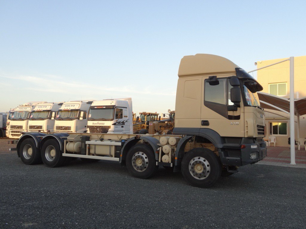 Грузовик Iveco 410 Trakker