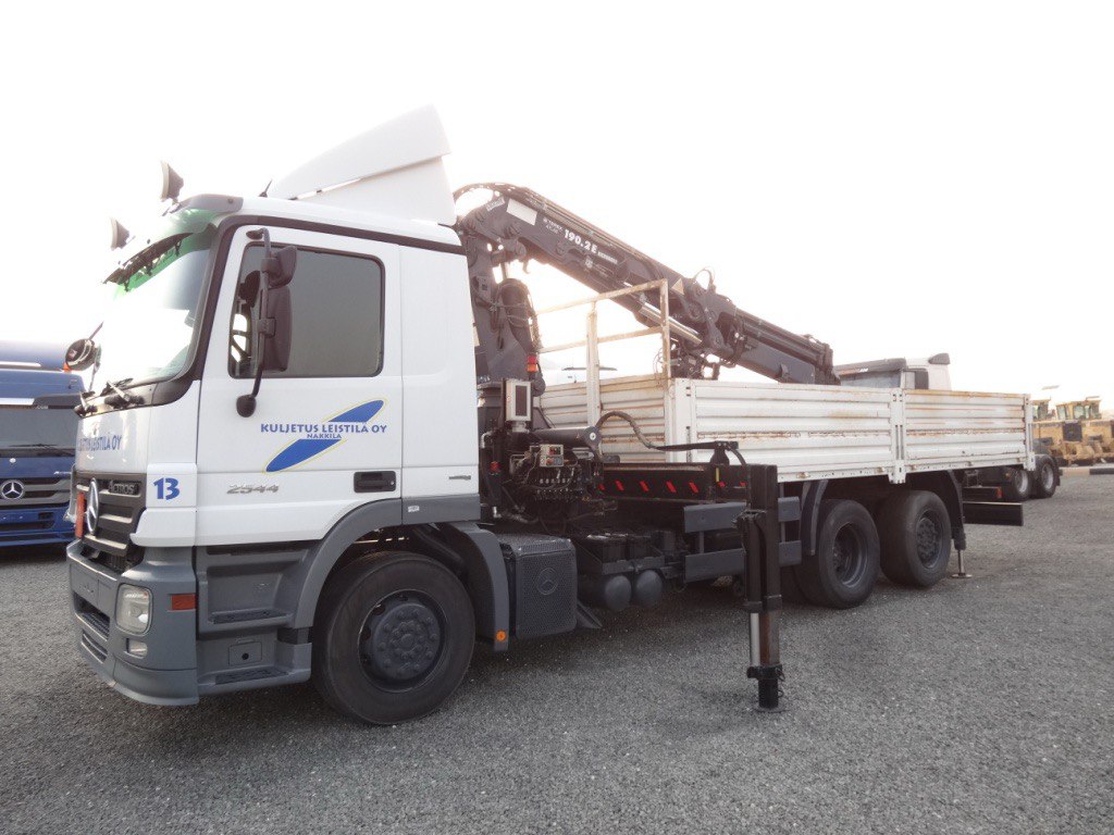 Грузовик с краном Mercedes-Benz Actros MP2 2544 Euro 4