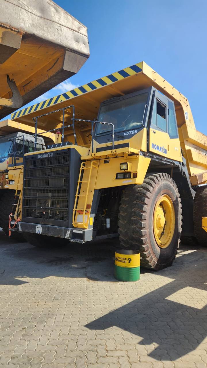 Самосвал Komatsu 785-7
