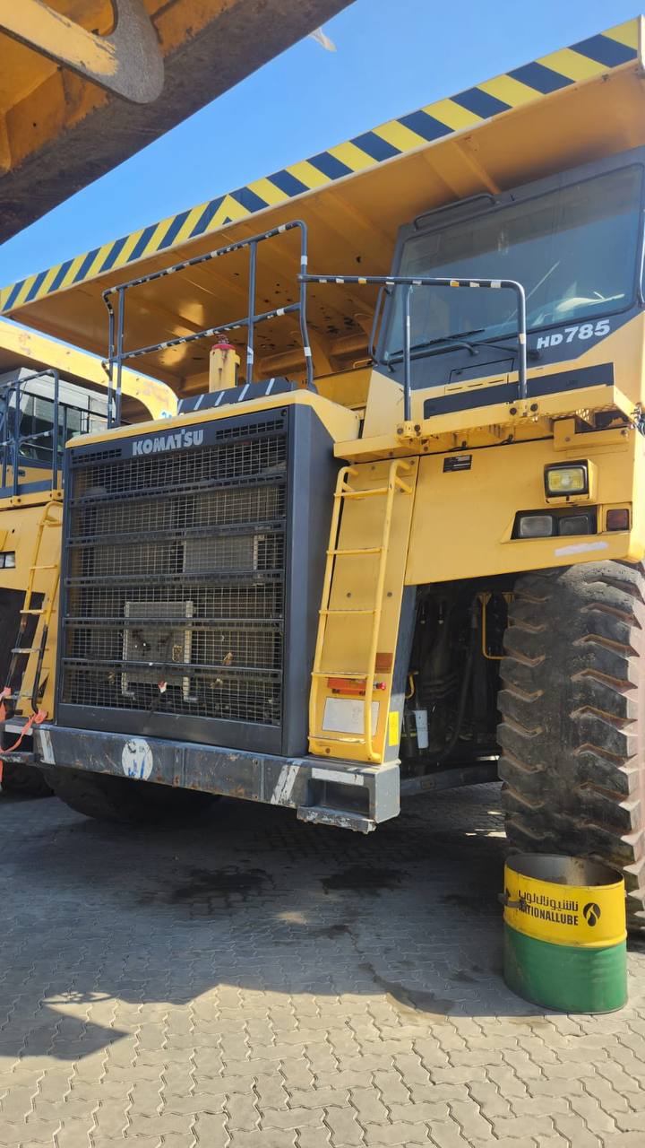 Самосвал Komatsu 785-7