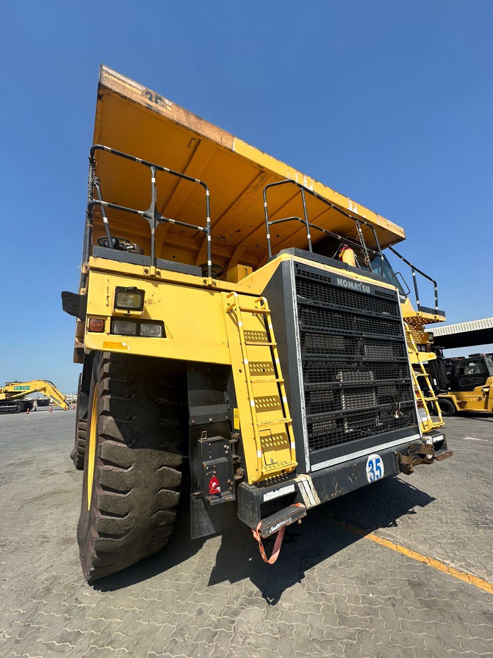 Самосвал Komatsu 785-7