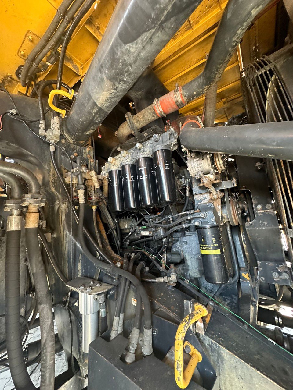 Самосвал Komatsu 785-7