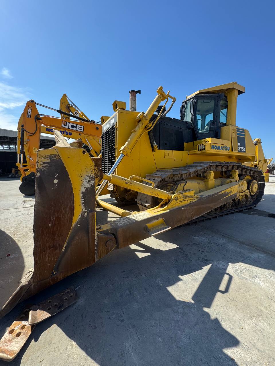 Бульдозер KOMATSU D375A-5 Бульдозер KOMATSU D375A-5