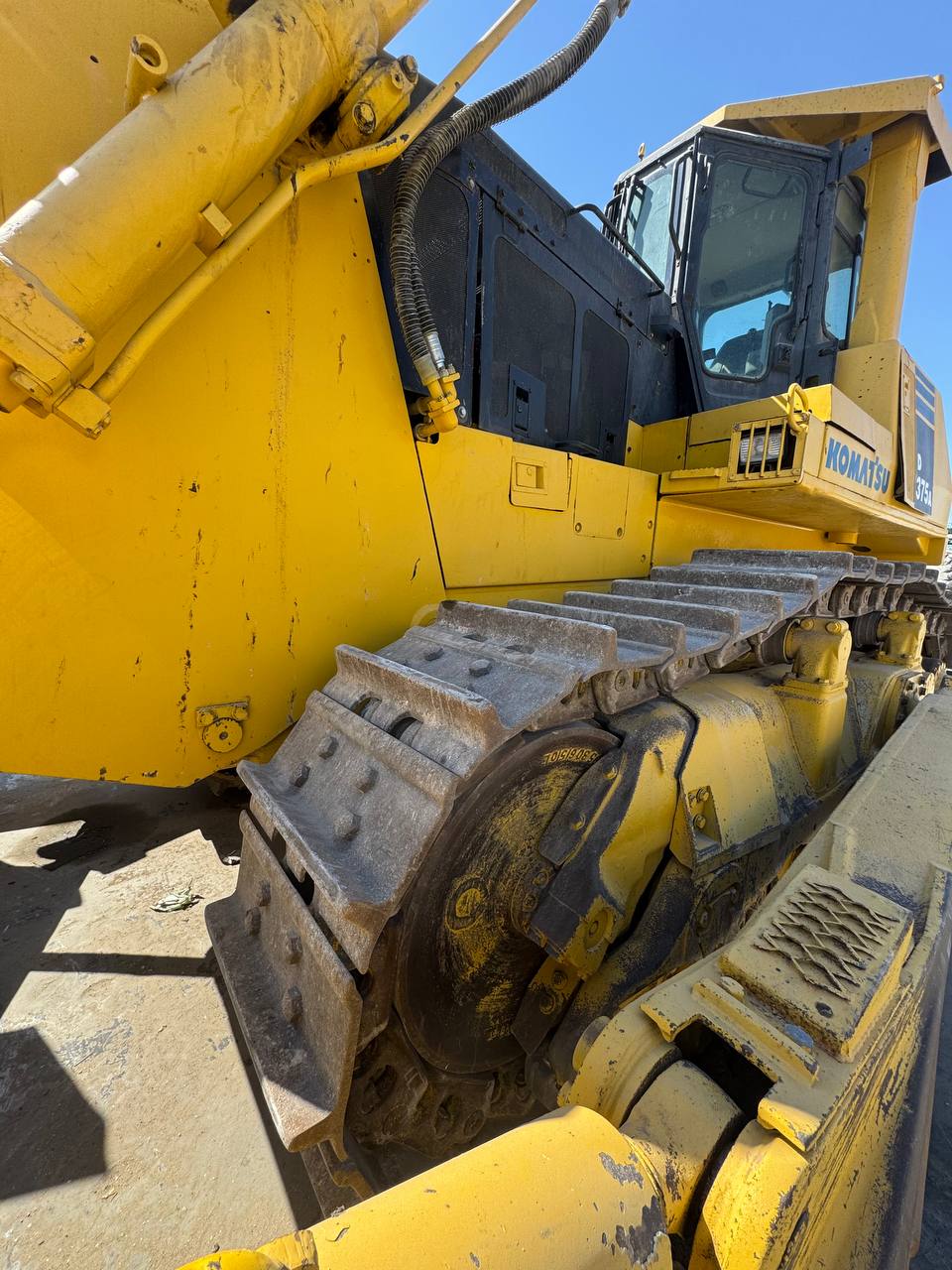 Бульдозер KOMATSU D375A-5 Бульдозер KOMATSU D375A-5