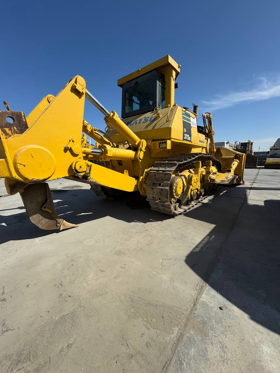 Бульдозер KOMATSU D375A-5 Бульдозер KOMATSU D375A-5