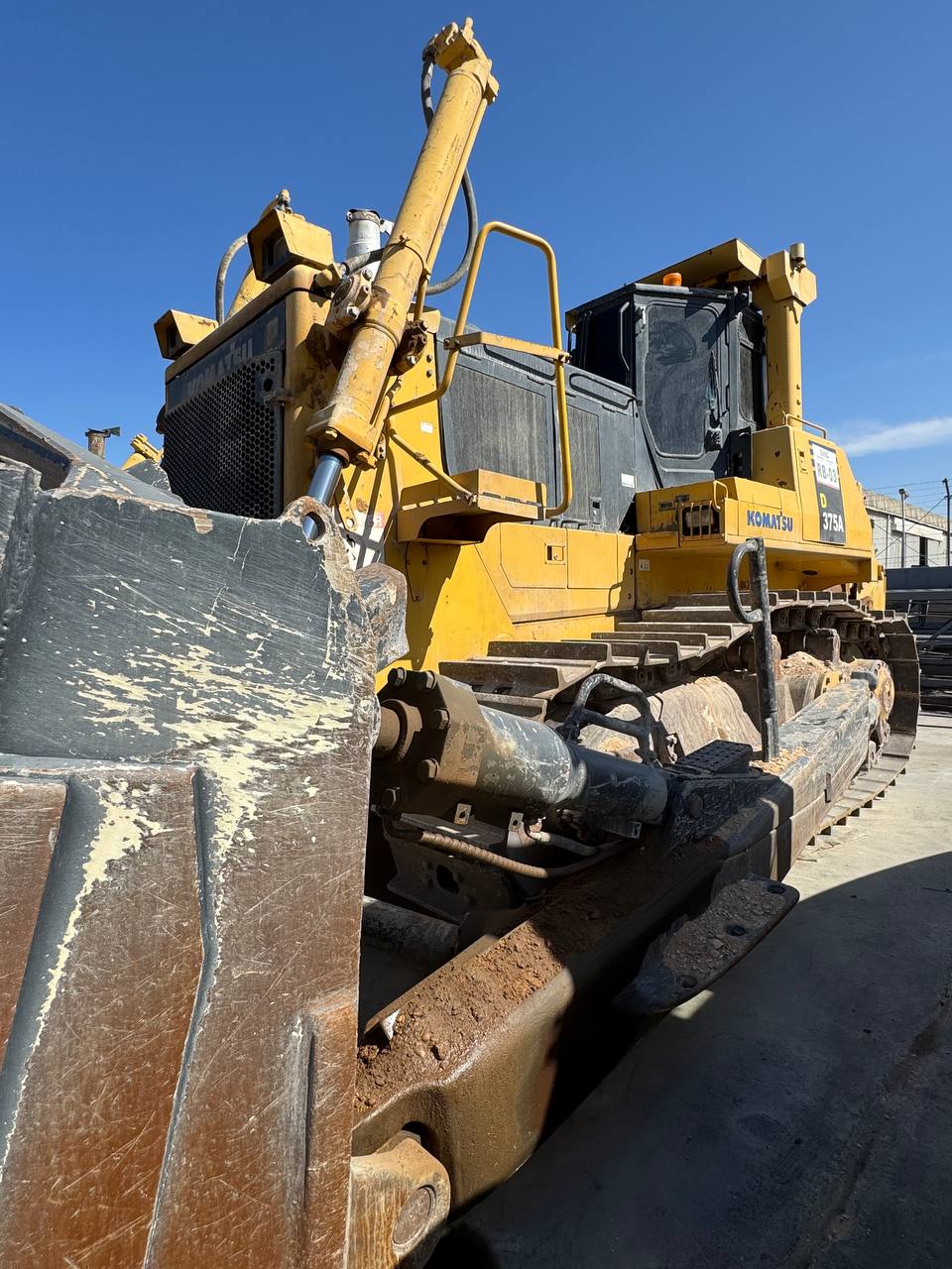 Бульдозер KOMATSU D375A-5
