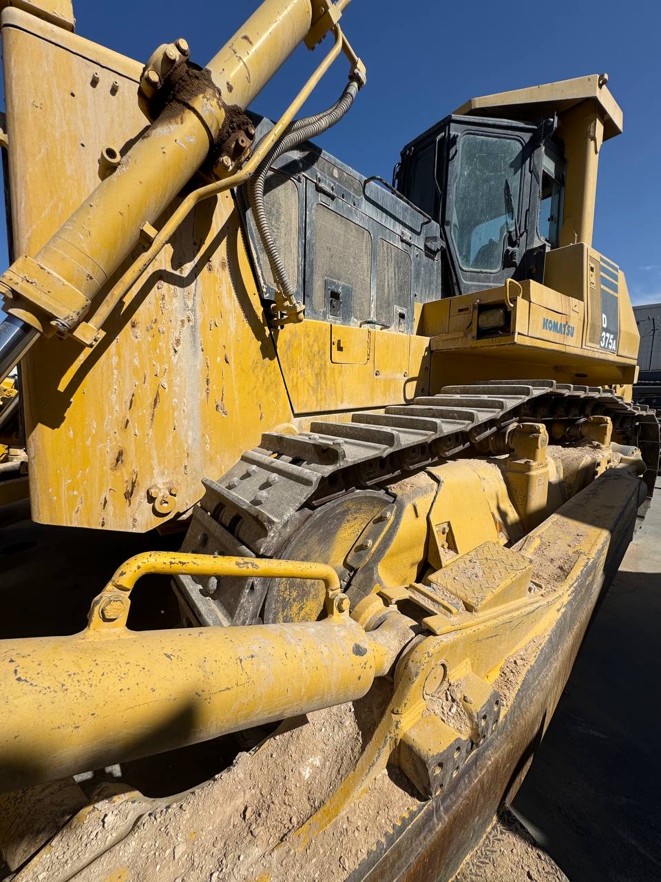 Бульдозер KOMATSU D375A-5