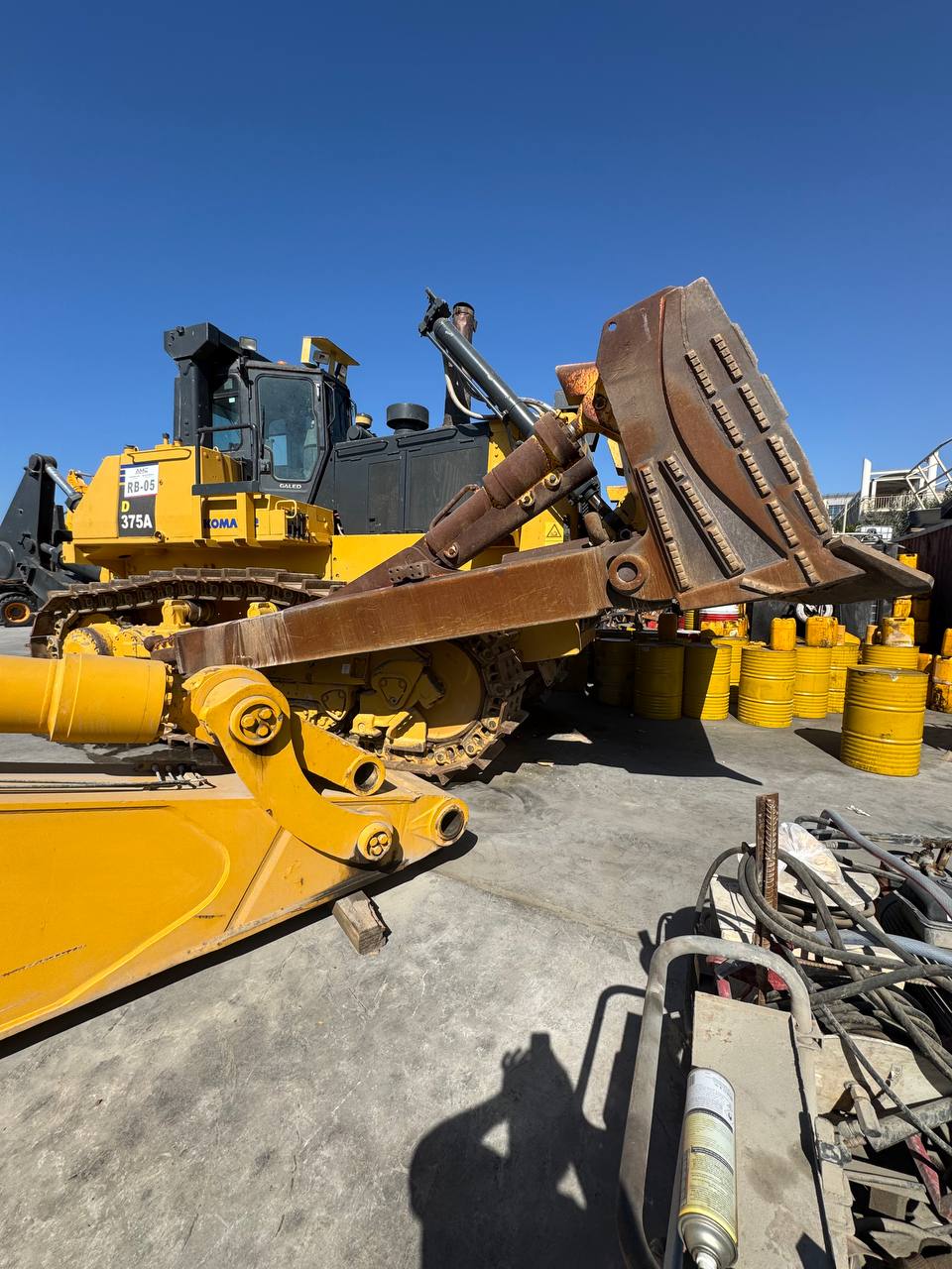 Бульдозер KOMATSU D375A-5