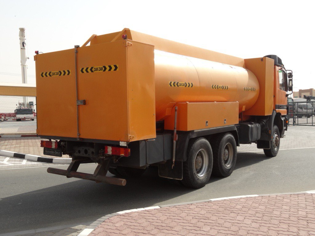 Грузовик Mercedes-Benz Actros 3335 AK Fuel & Lube Tanker