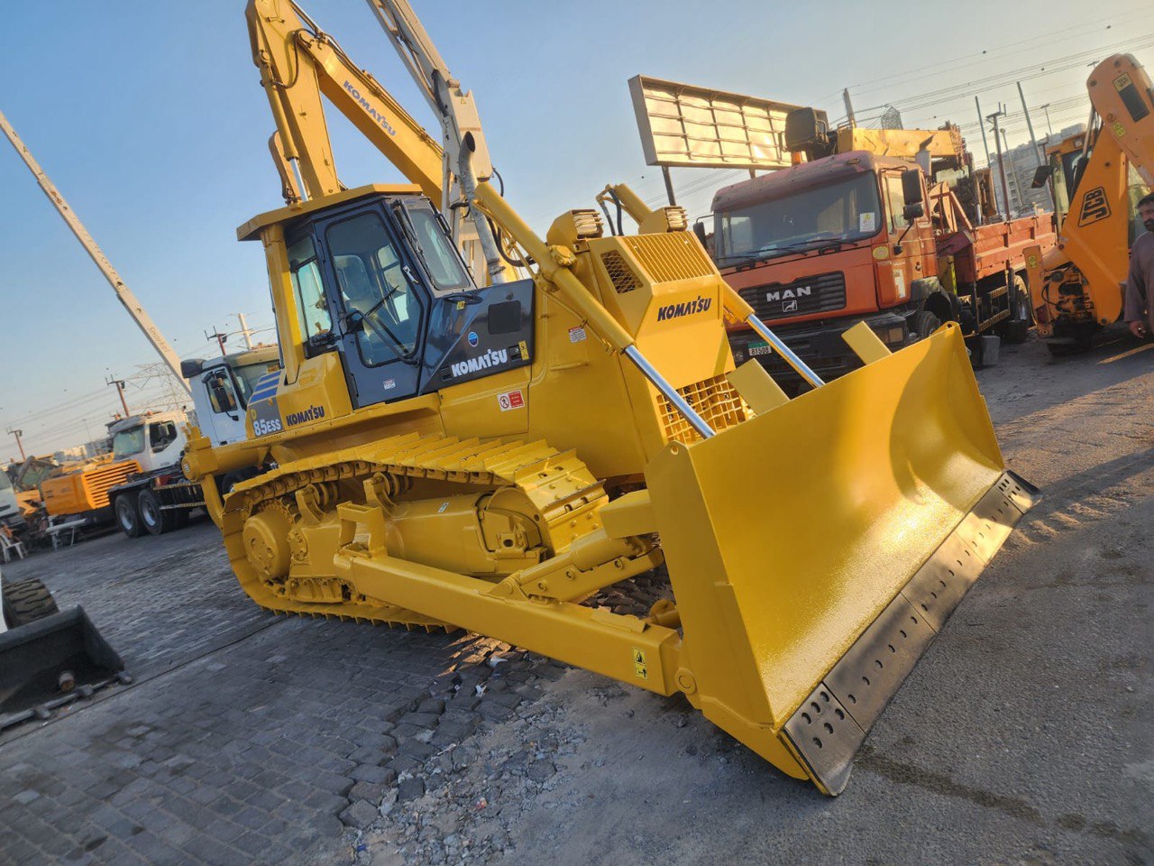 Бульдозер Komatsu 85ESS