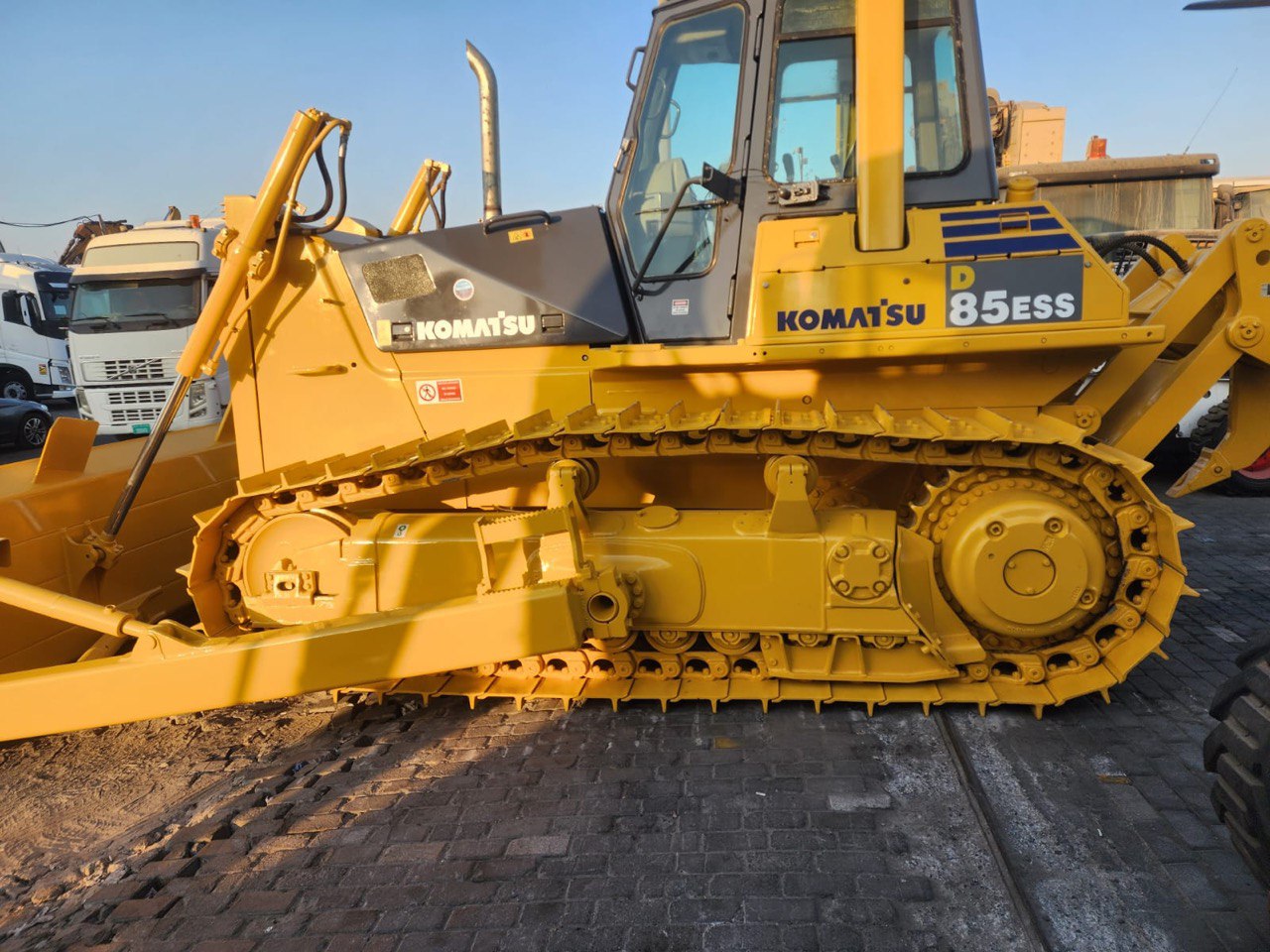 Бульдозер Komatsu 85ESS