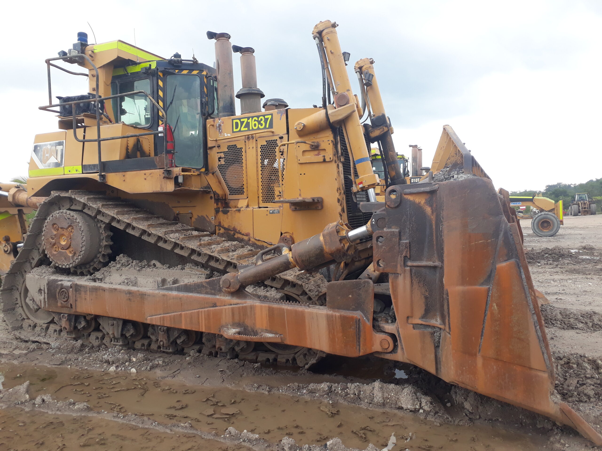 Бульдозер CAT D10T