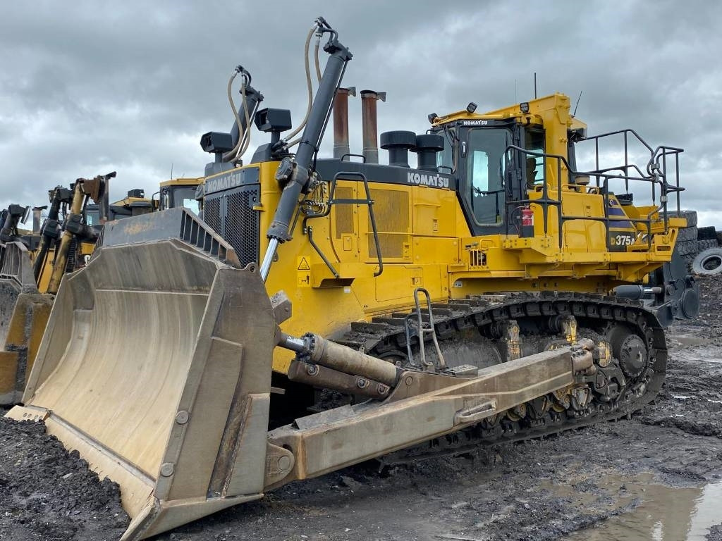 Бульдозер Komatsu D375A-8
