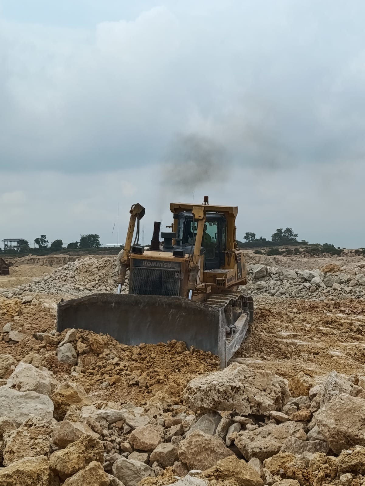 Бульдозер Komatsu 375-5