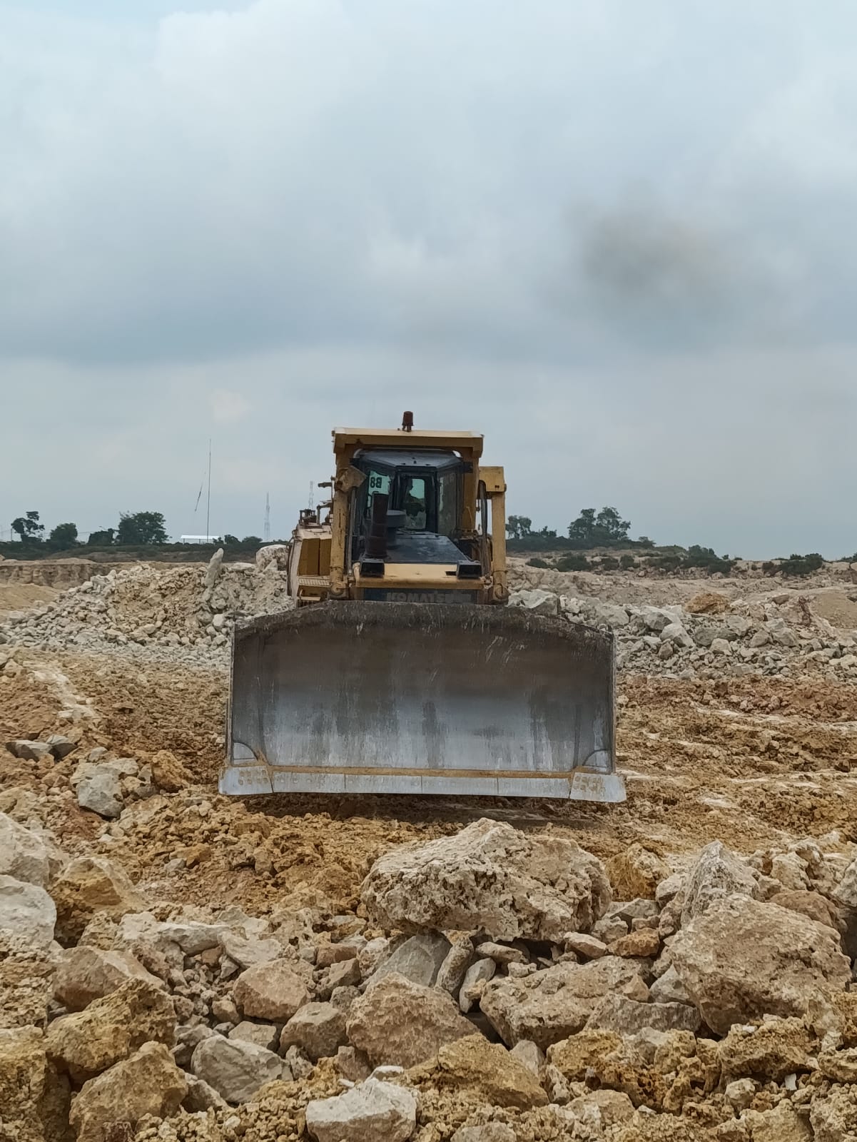 Бульдозер Komatsu 375-5