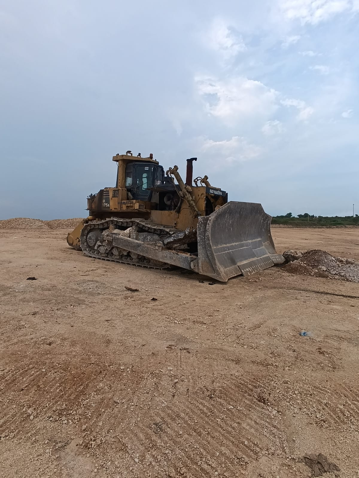 Бульдозер Komatsu 375-5
