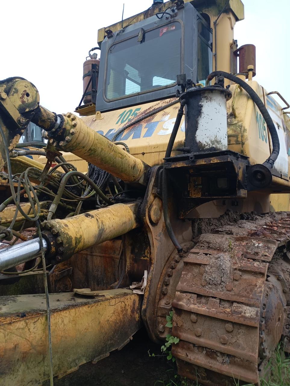 Бульдозер Komatsu 375-6R