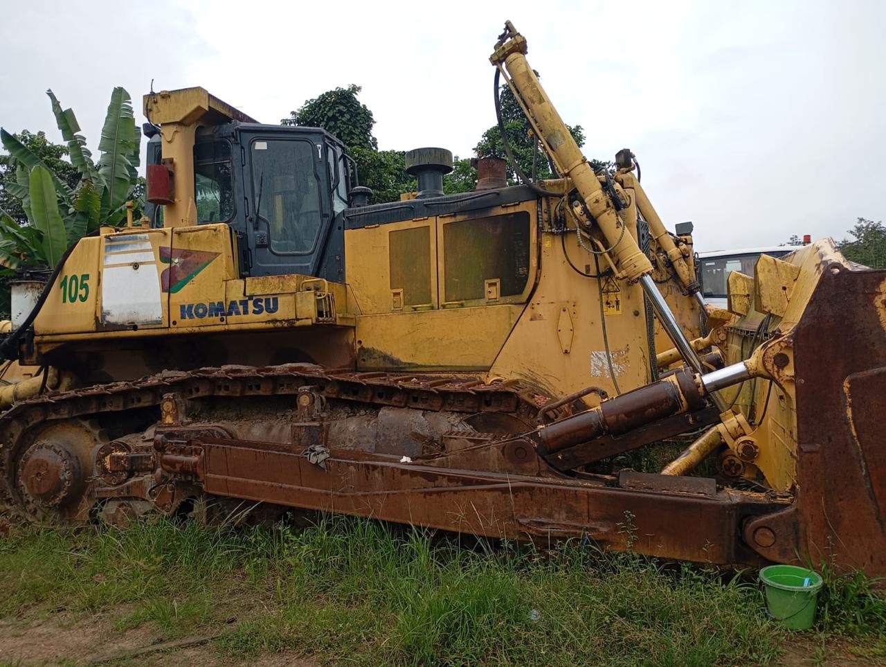 Бульдозер Komatsu 375-6R
