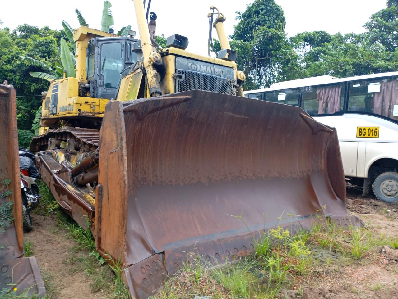 Бульдозер Komatsu 375-6R