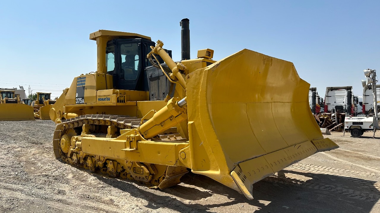 Бульдозер Komatsu 375-5