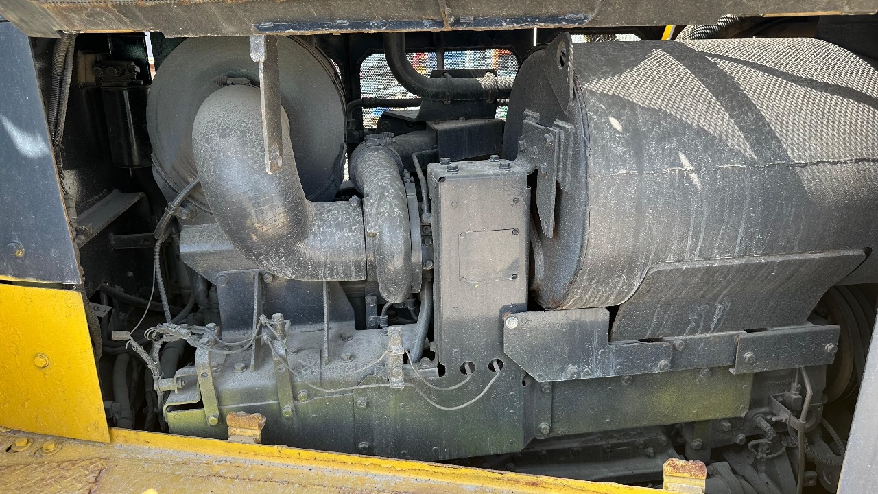 Бульдозер Komatsu 375-5