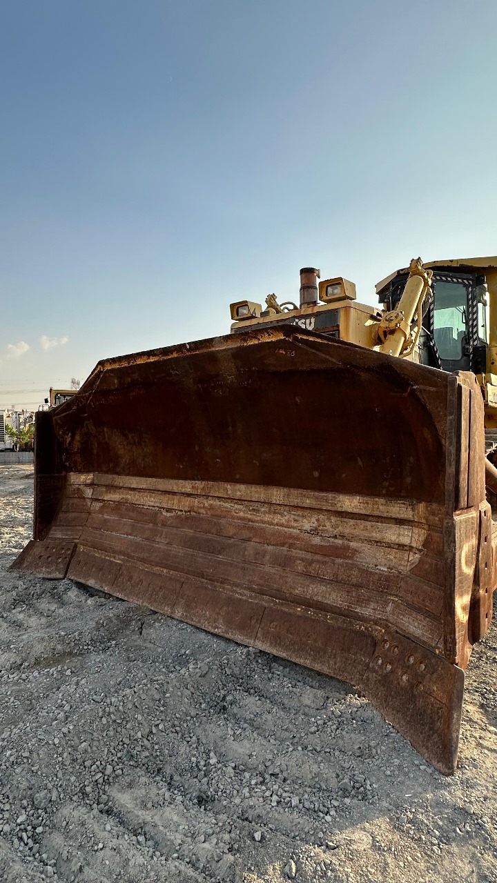 Бульдозер Komatsu 375-5