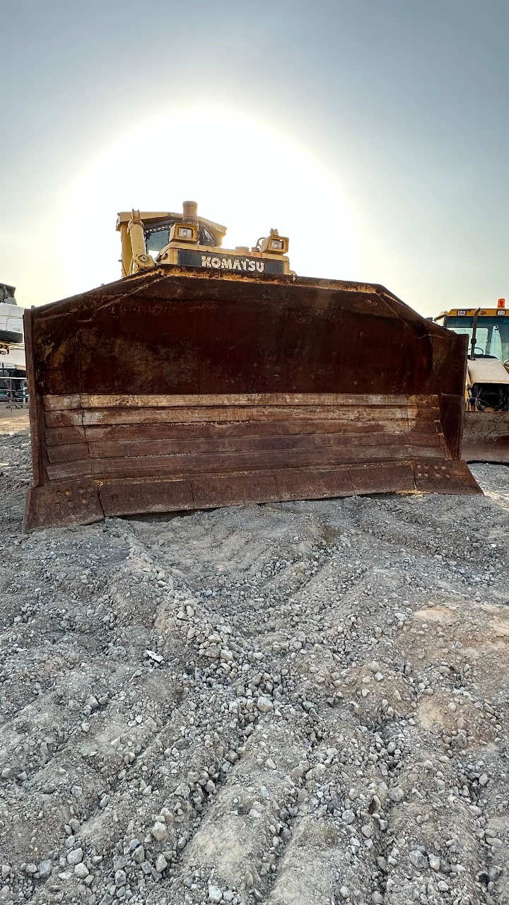 Бульдозер Komatsu 375-5