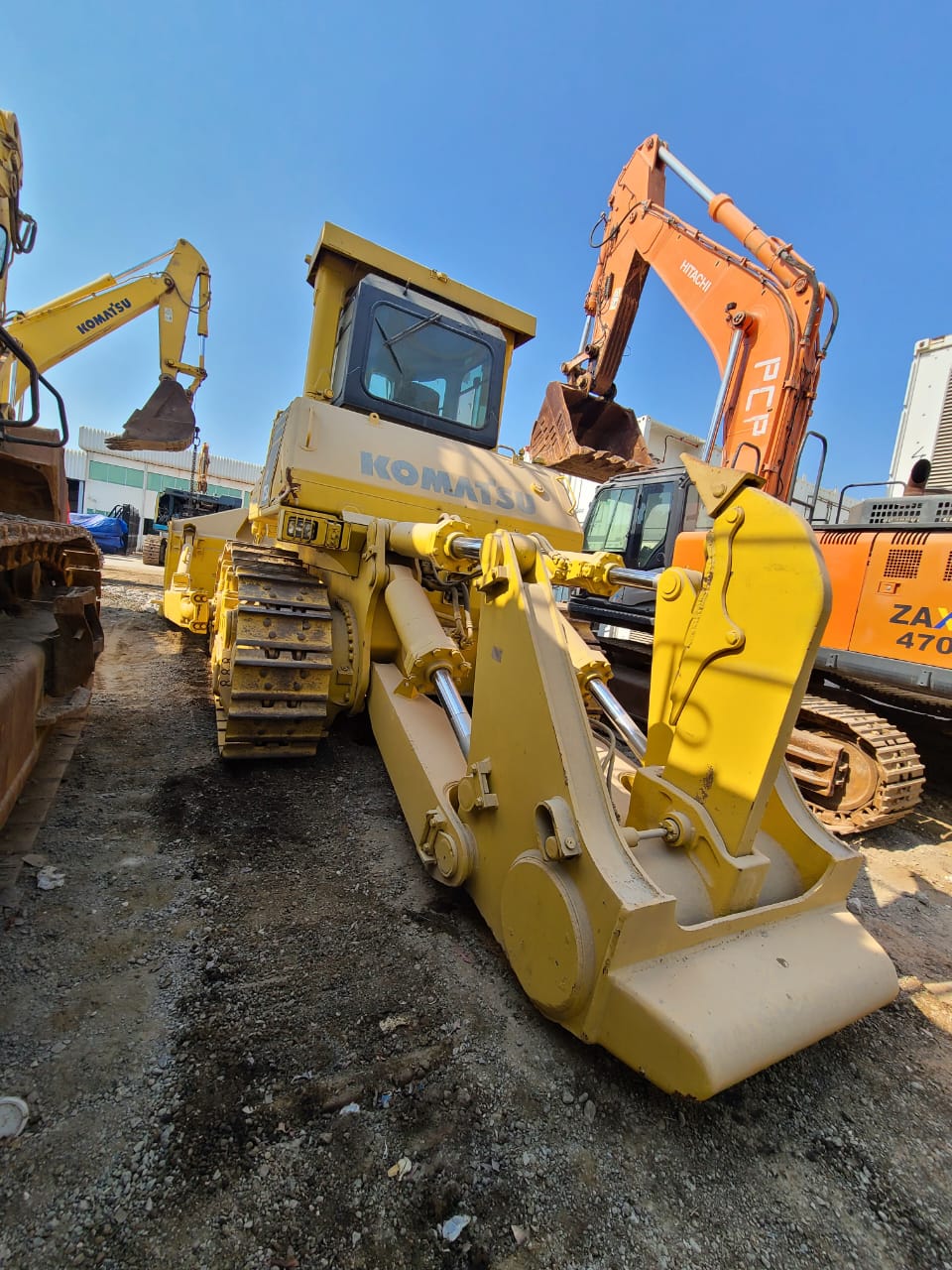 Бульдозер Komatsu 375-5