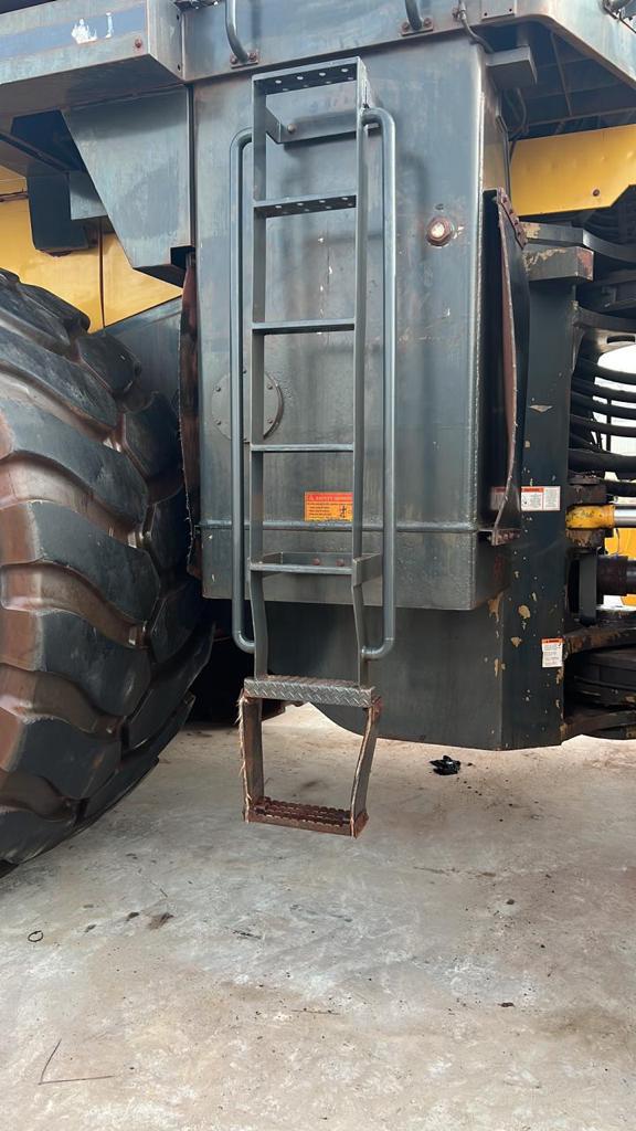 Погрузчик Komatsu WA900