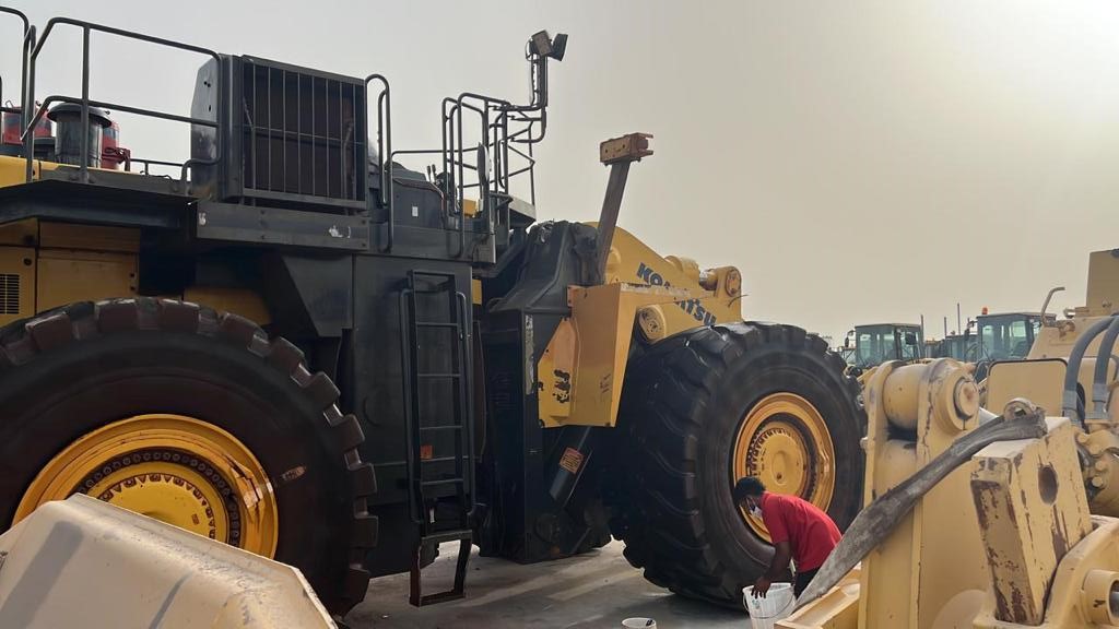 Погрузчик Komatsu WA900