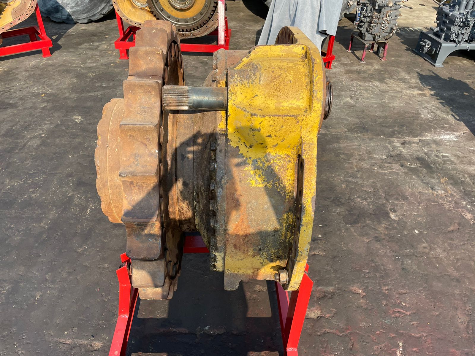 Бортовой редуктор для бульдозера Komatsu D275-5 Бортовой редуктор для бульдозера Komatsu D275-5
