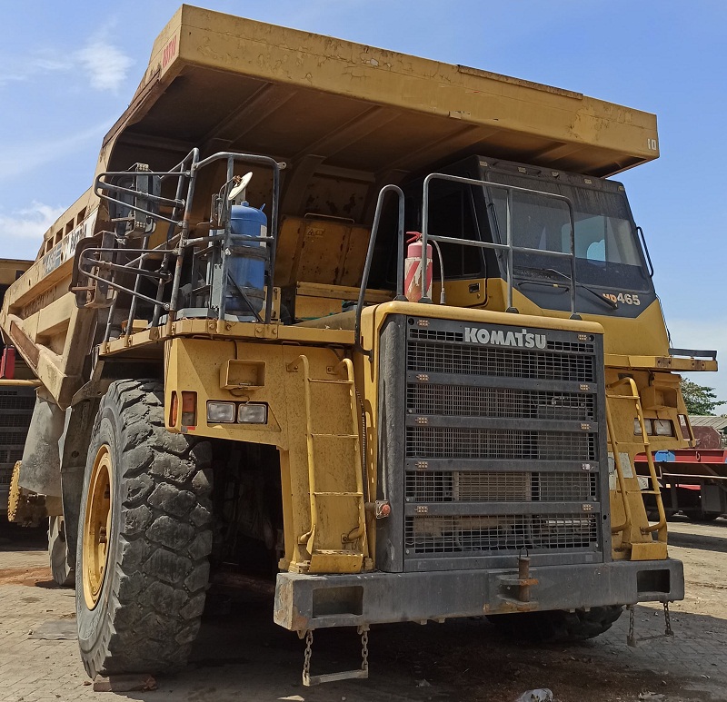 Самосвал Komatsu HD465-7