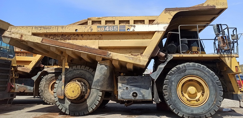 Самосвал Komatsu HD465-7