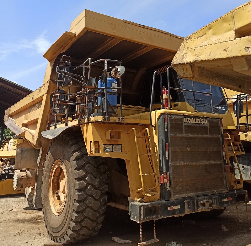 Самосвал Komatsu HD465-7